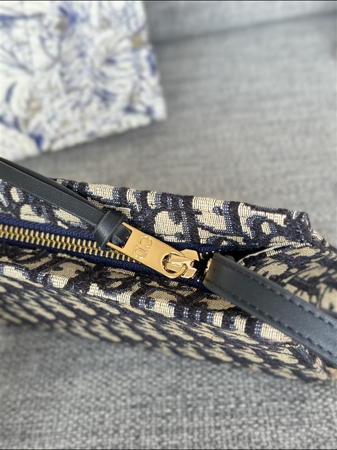 2025228Y300P204639236