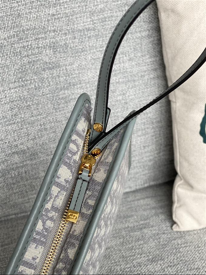 2025228Y310P204639392