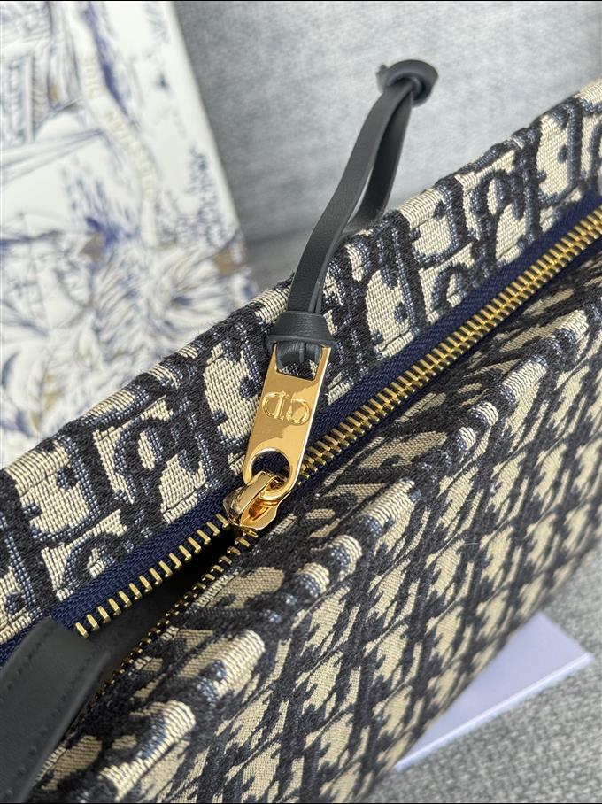 2025228Y320P204639656