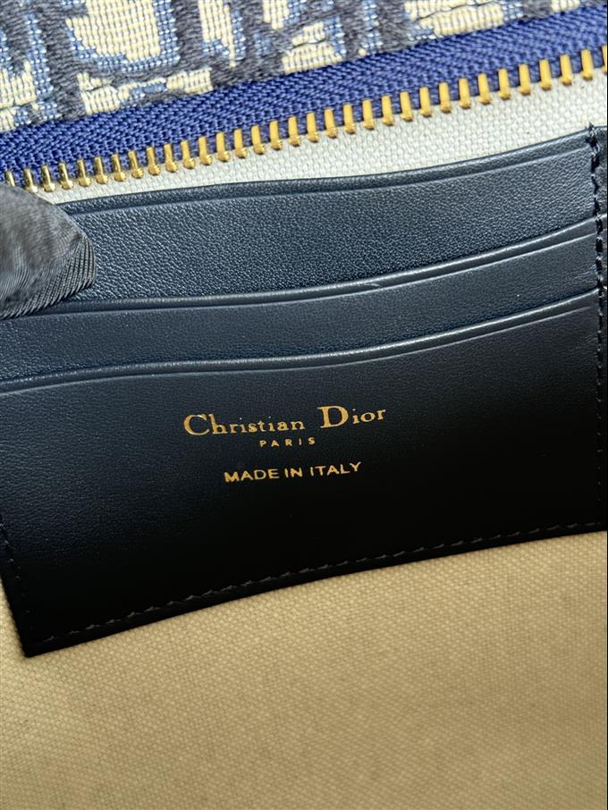 2025228Y320P204639687