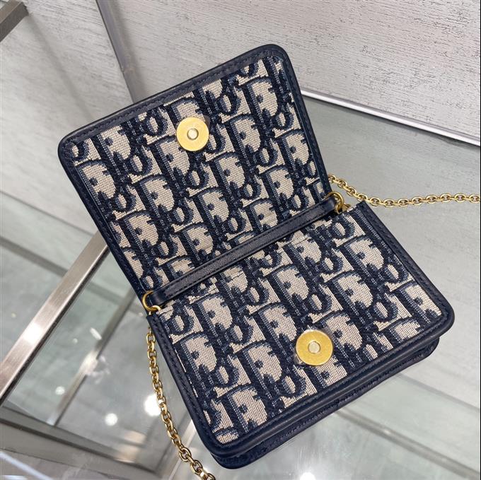 2025228Y350P204618866