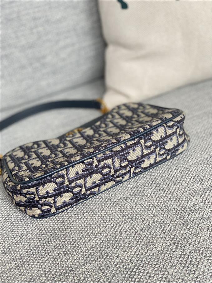 2025228Y420P204616224