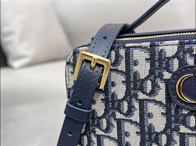 2025228Y450P204618944