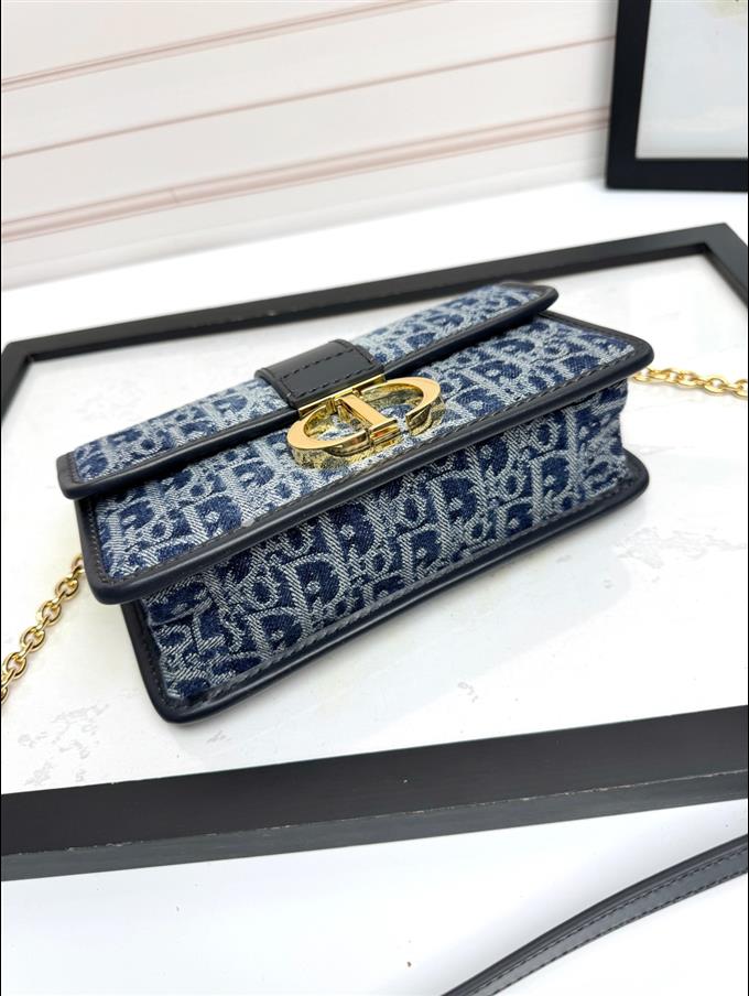 2025228Y550P204619383