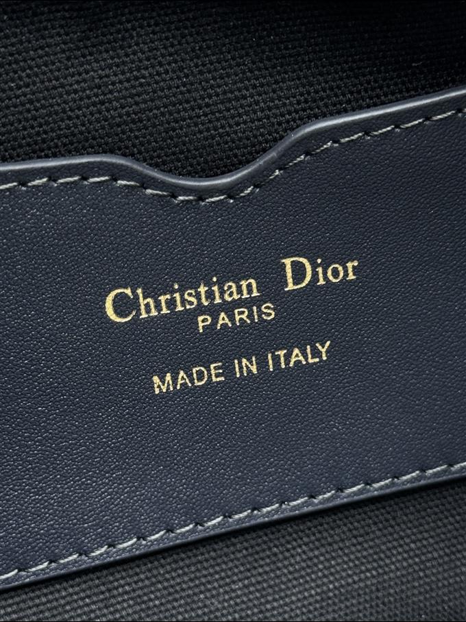 2025228Y550P204619586