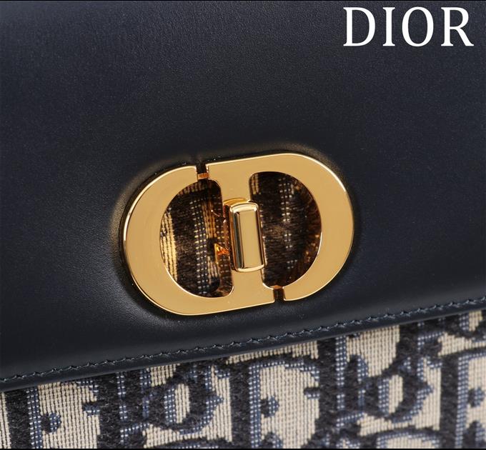 2025228Y550P204619852