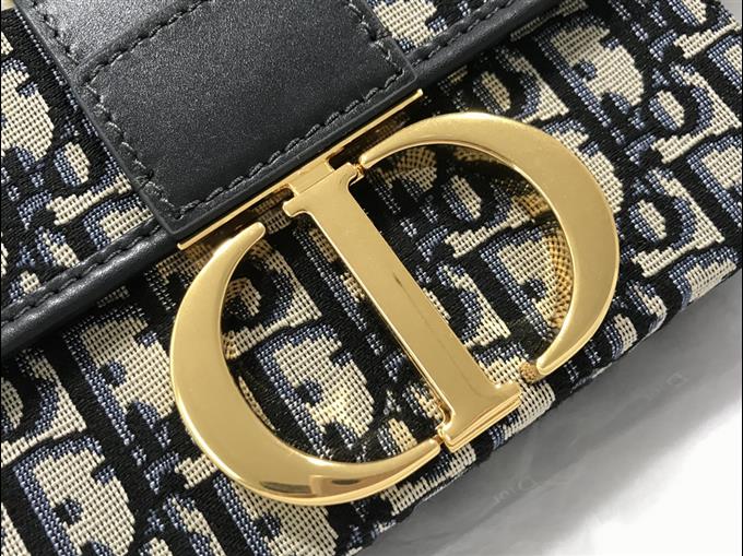 2025228Y550P204620105