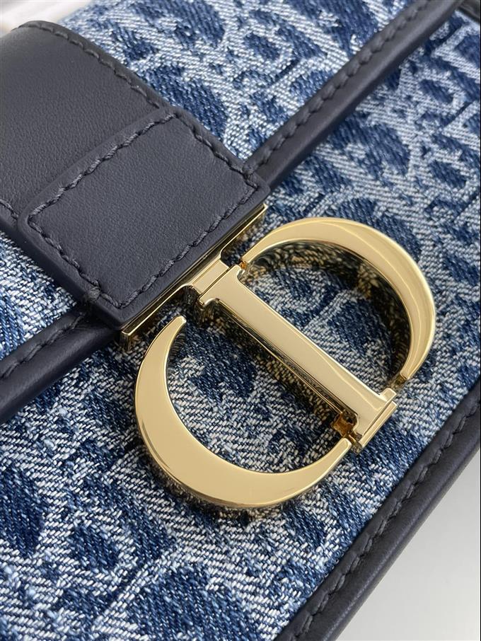 2025228Y550P204620215