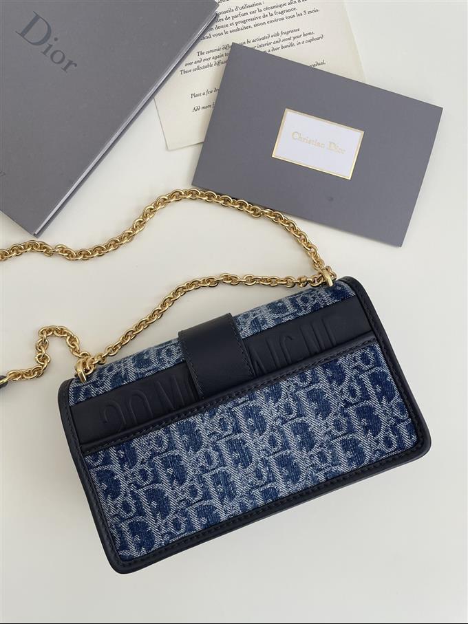 2025228Y550P204620292