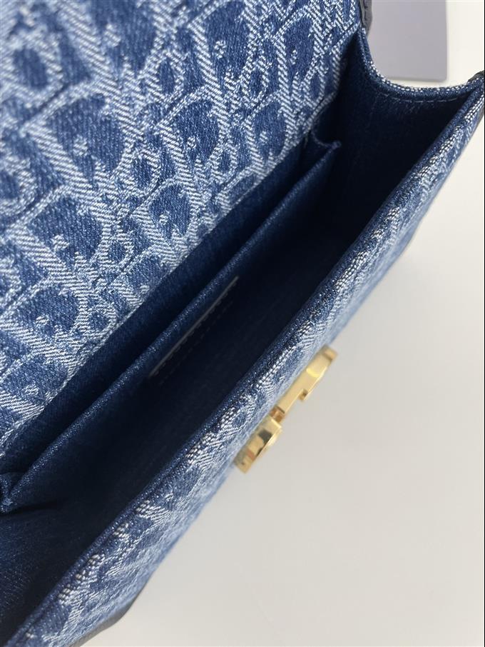 2025228Y550P204620307