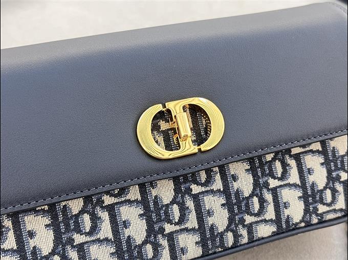 2025228Y550P204620541