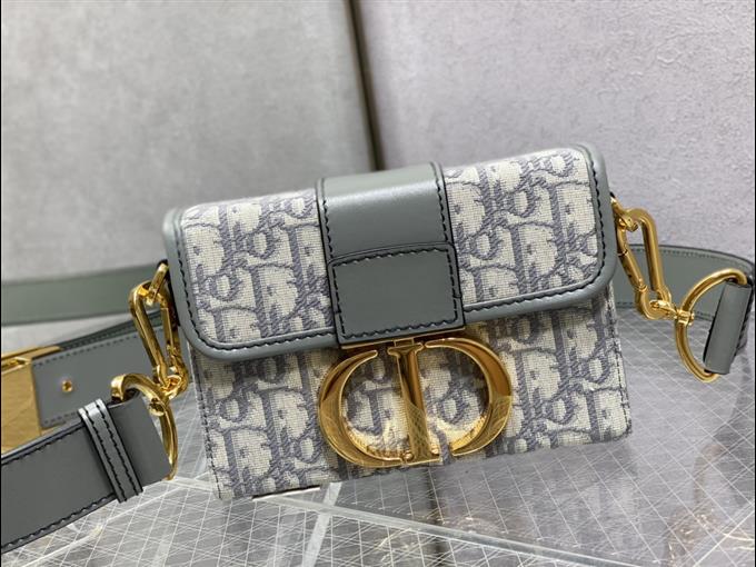 2025228Y550P204641857