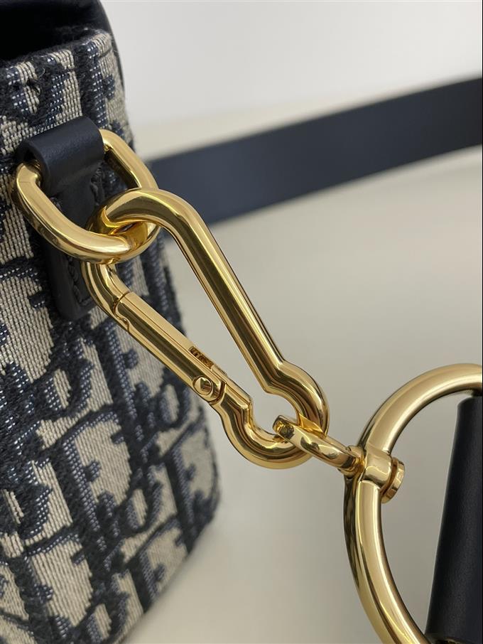 2025228Y550P204642435