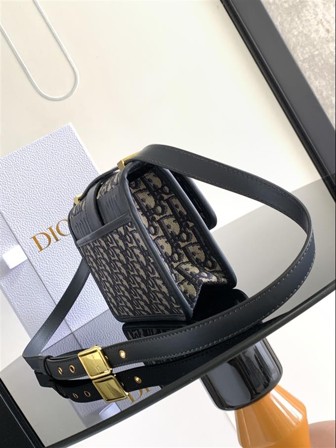 2025228Y580P204616463