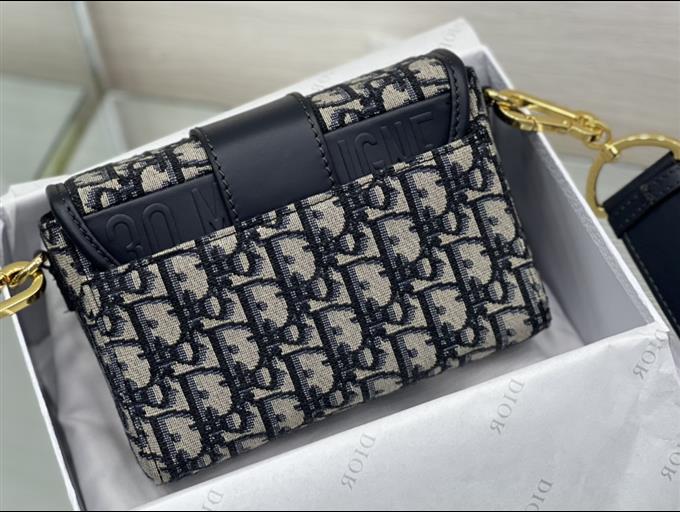 2025228Y580P204620807