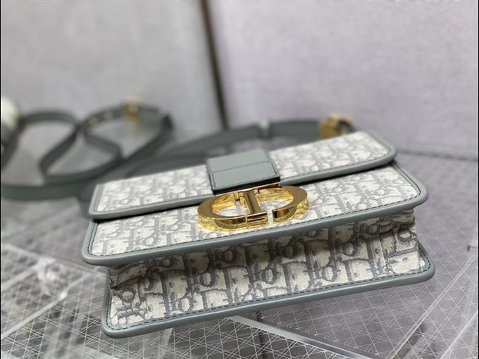 2025228Y580P204642764