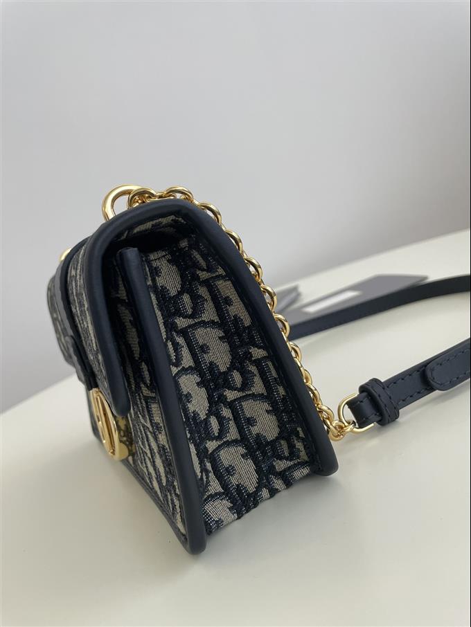 2025228Y580P204643903