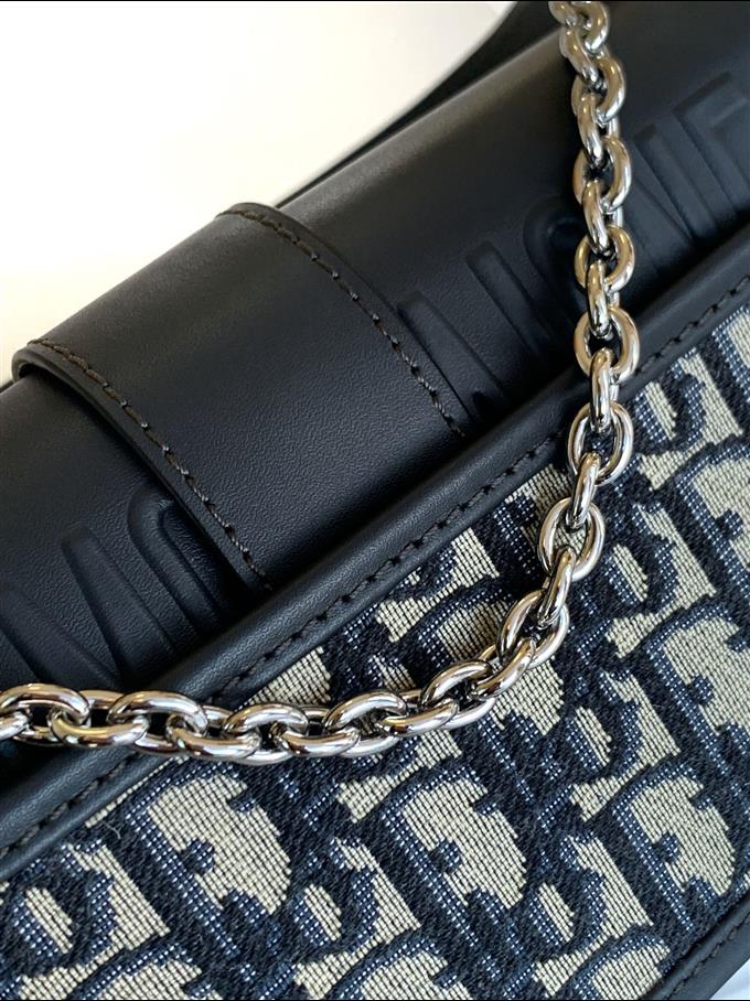 2025228Y600P204616681