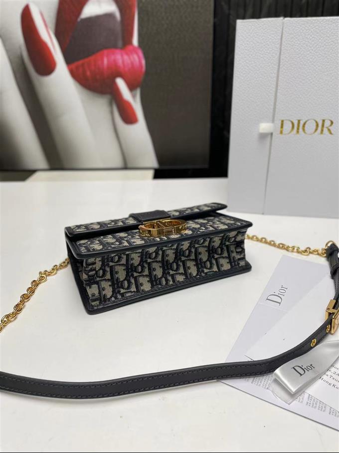 2025228Y600P204621911