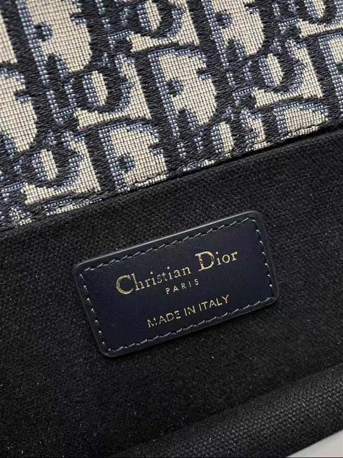 2025228Y600P204621991