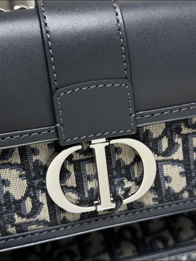 2025228Y600P204622101