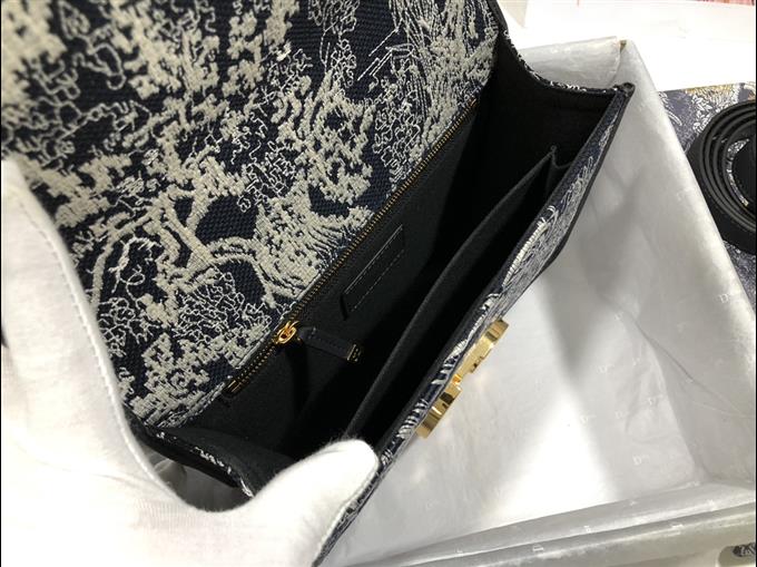 2025228Y600P204622430