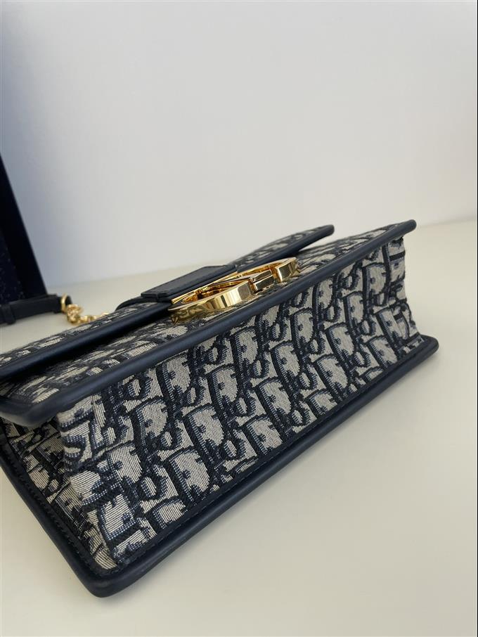 2025228Y600P204622680