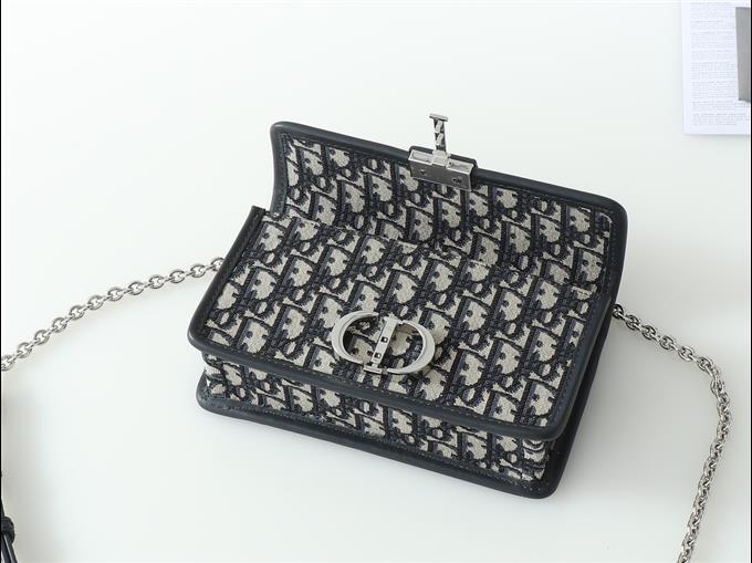 2025228Y600P204623637