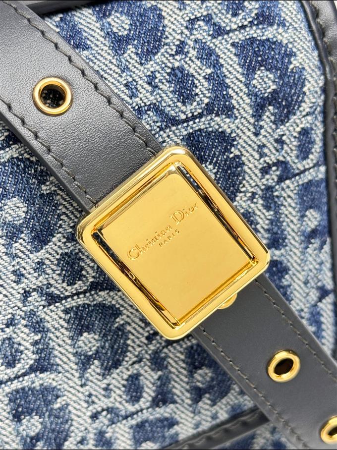 2025228Y600P204644215