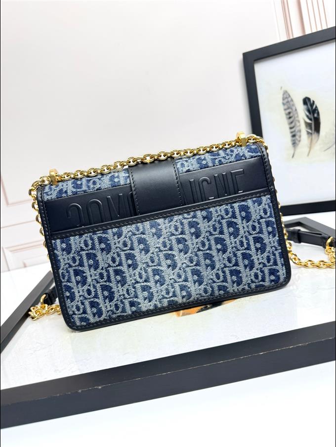 2025228Y600P204644279