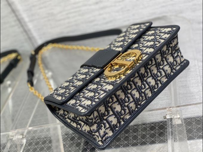 2025228Y600P204645332