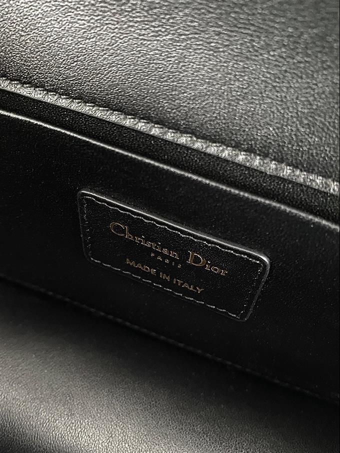 2025228Y600P204645776