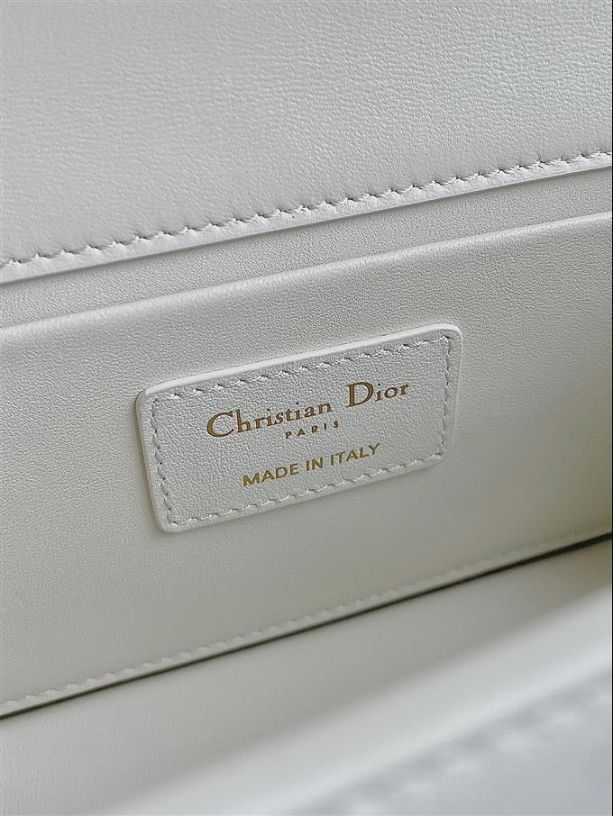 2025228Y600P204645917