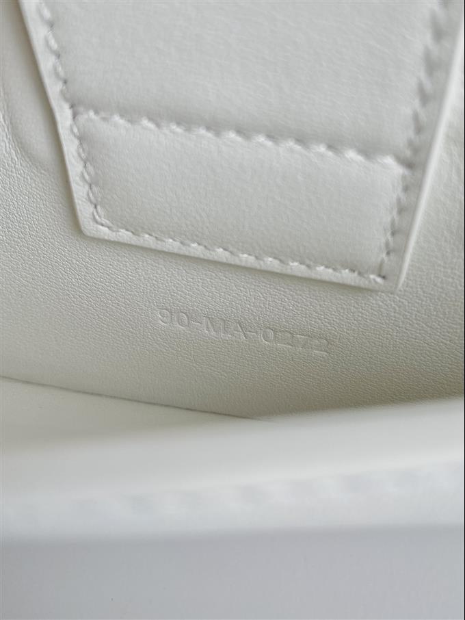 2025228Y600P204645933