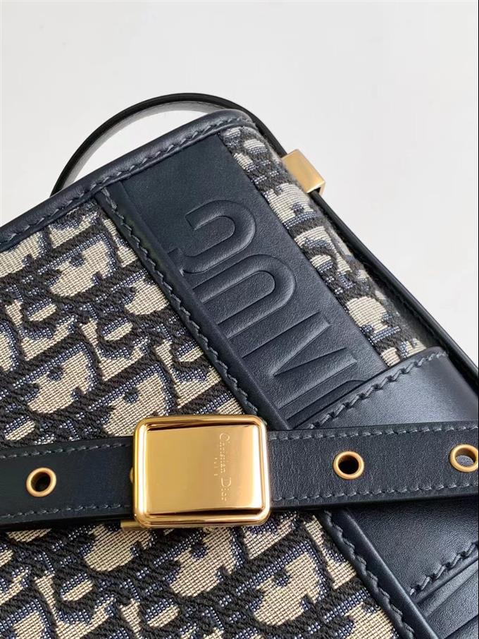 2025228Y650P204624235