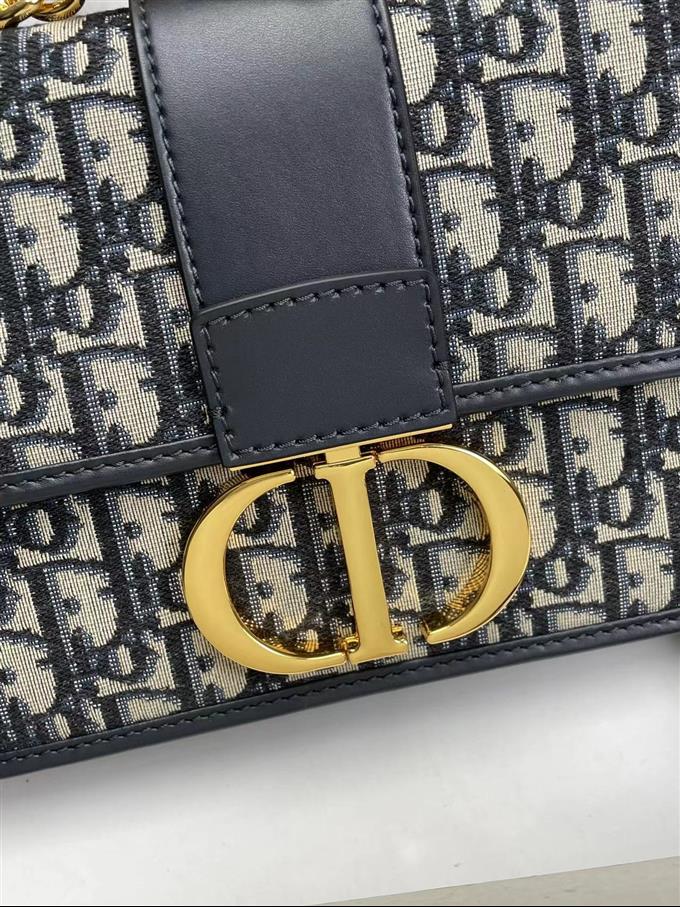 2025228Y650P20462494