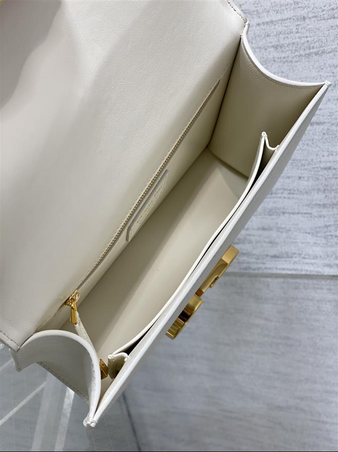 2025228Y680P204616978