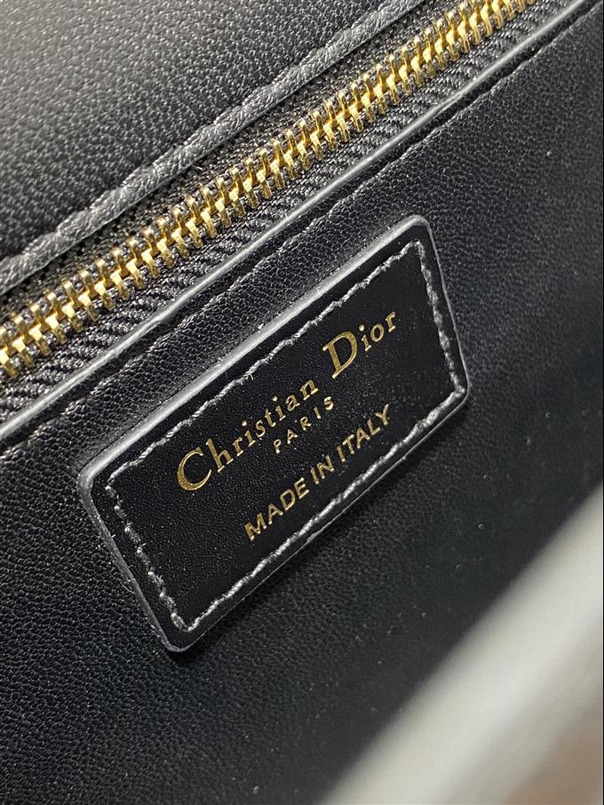 2025228Y680P204617415