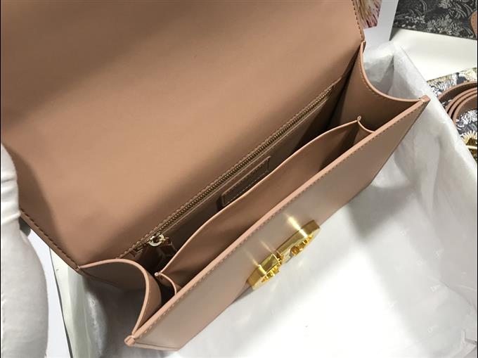 2025228Y680P204626104