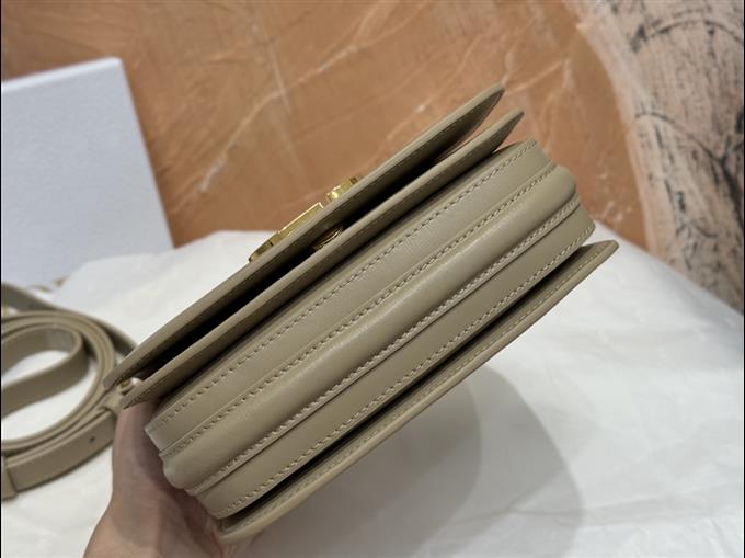 2025228Y750P204627218