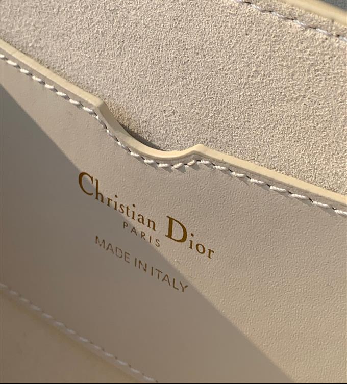 2025228Y900P204640832