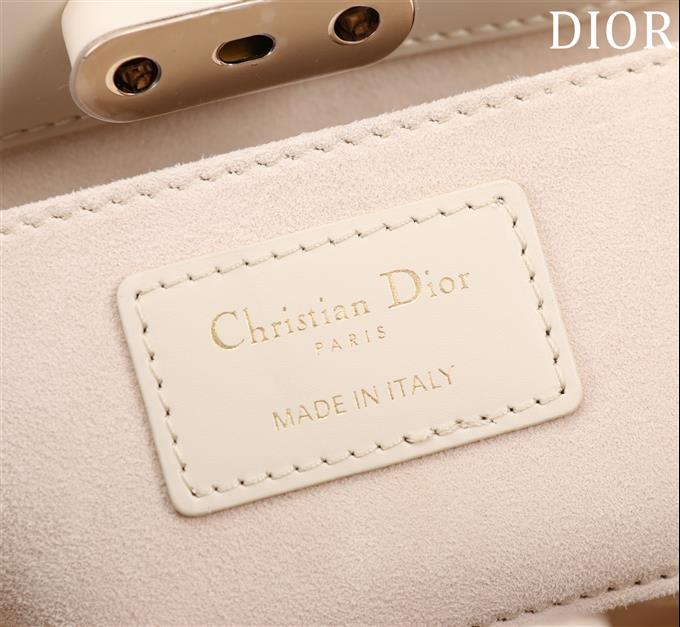 2025228Y600P221523688