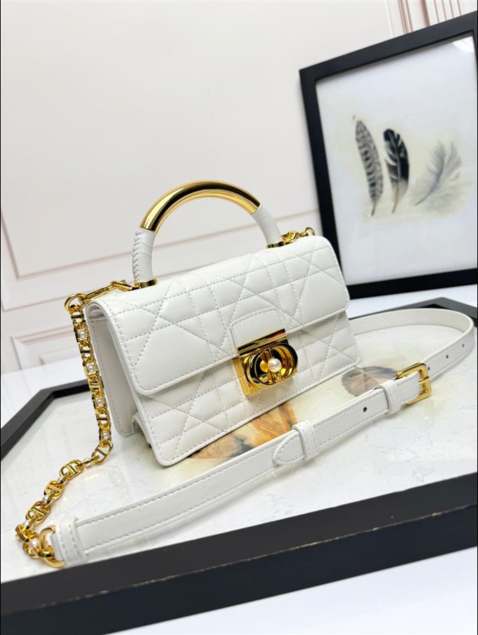 2025228Y650P222026804