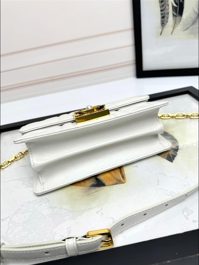 2025228Y650P222026835