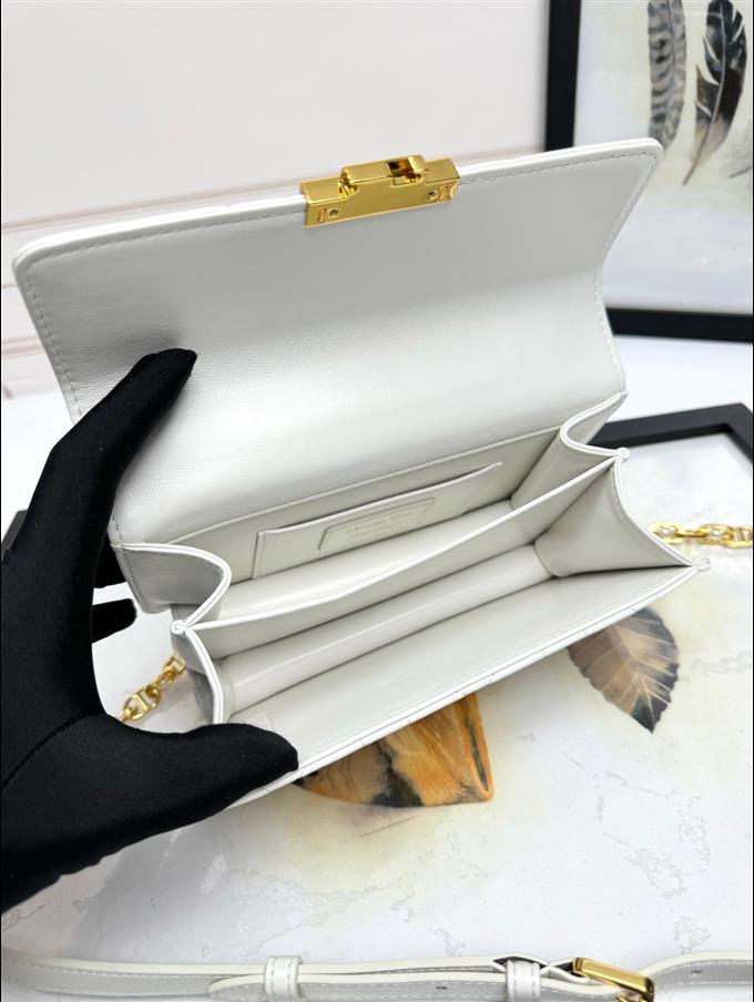 2025228Y650P222026851