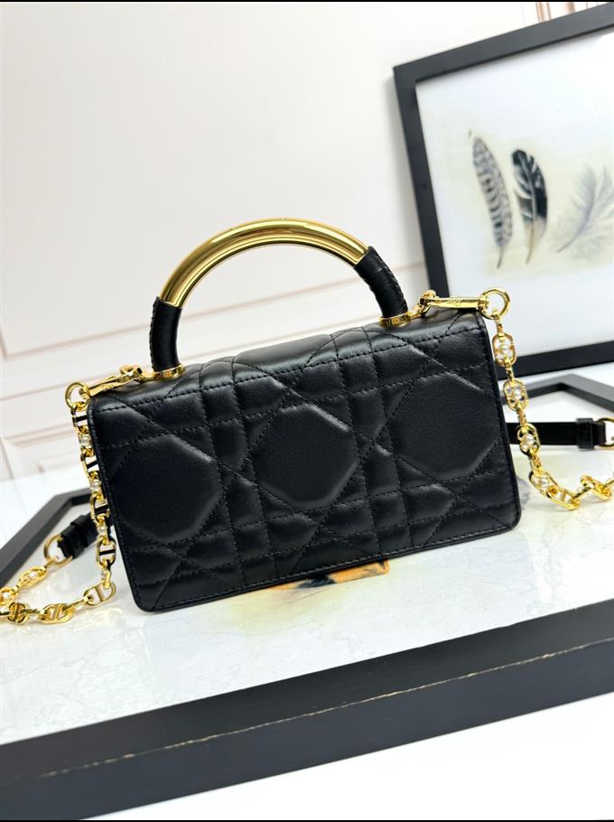 2025228Y650P222027104