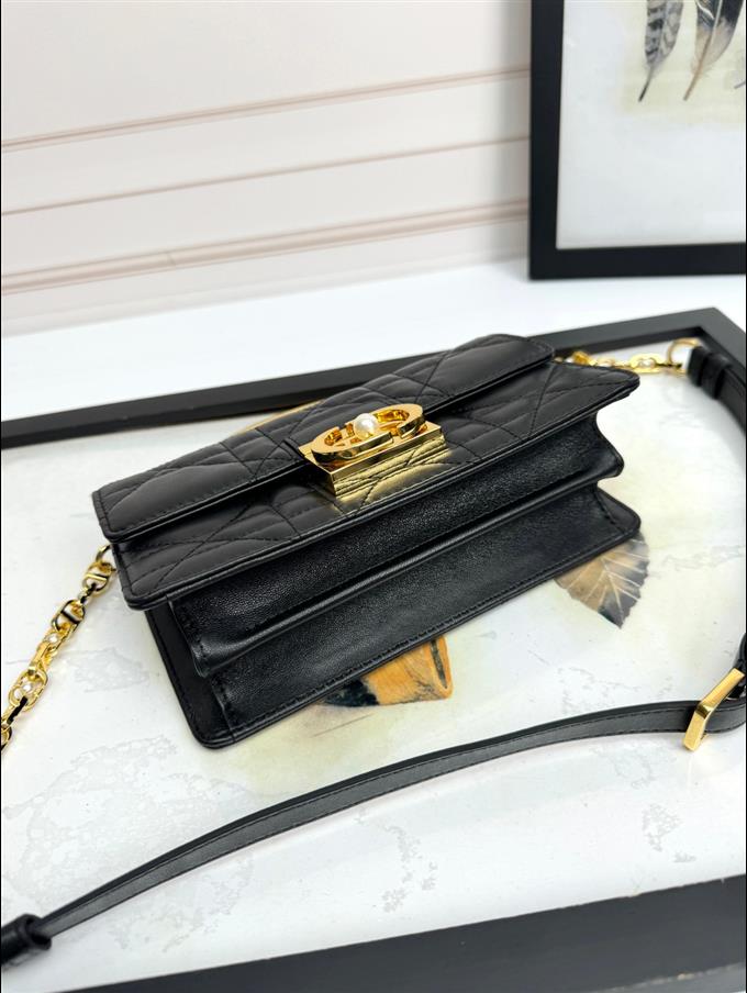 2025228Y650P222027135