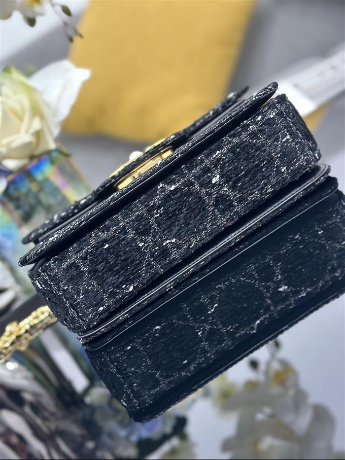 2025228Y680P222641679