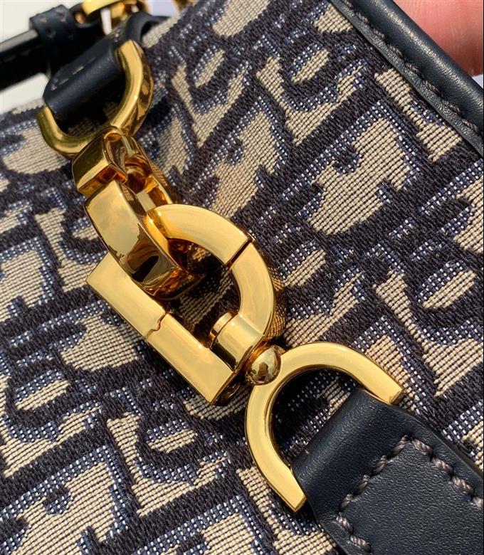 2025228Y800P22553490