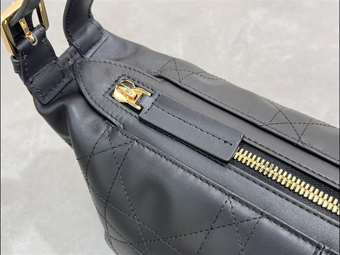 2025228Y1000P223111804